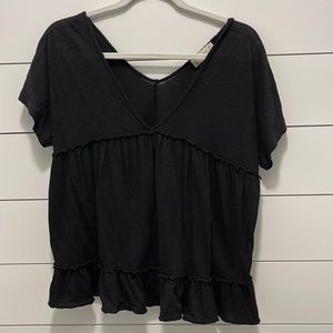Altar’d State top, shirt in size small, black Spring/Summer top, tee